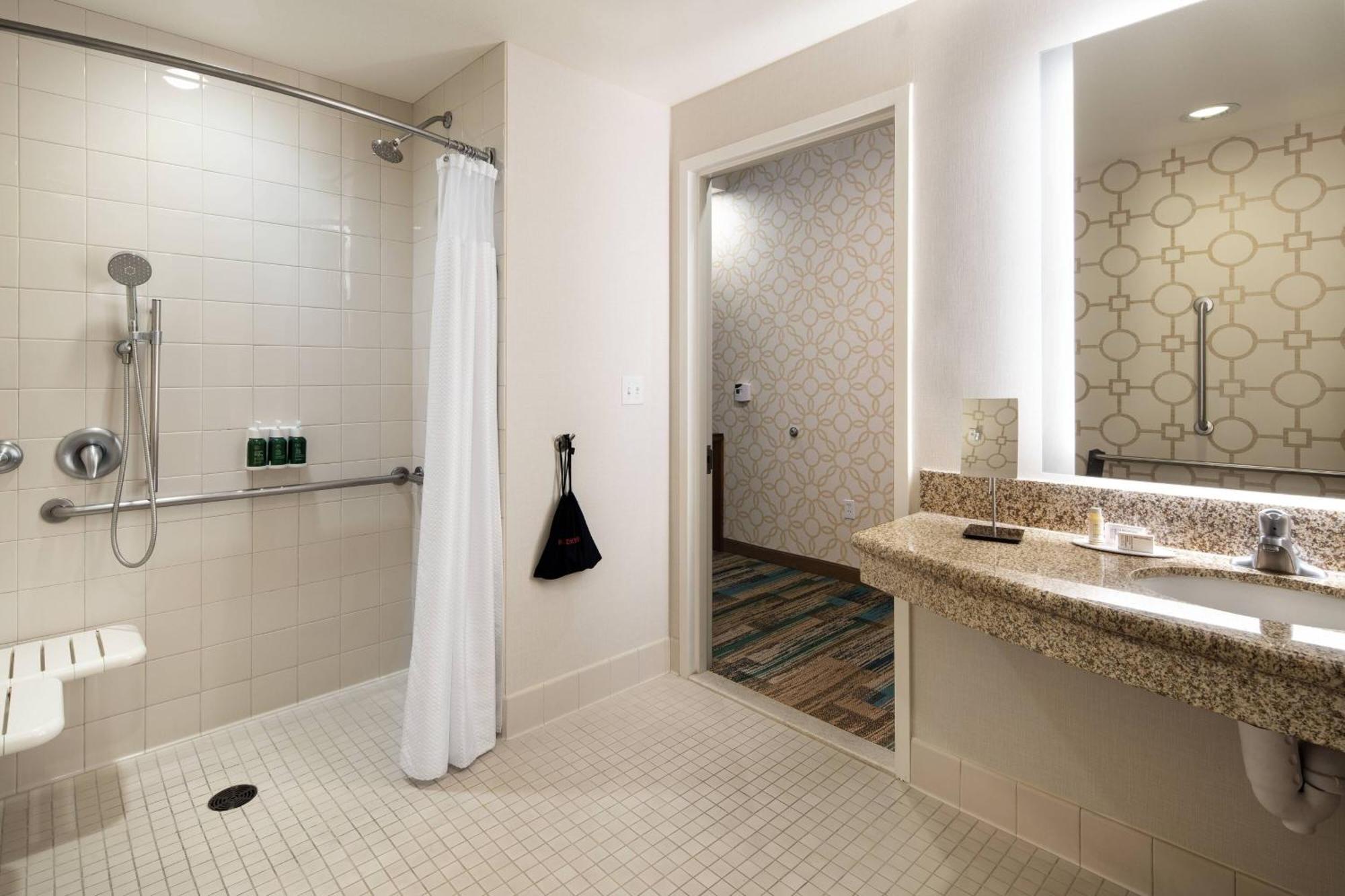 Courtyard By Marriott Santa Barbara Goleta Hotel Екстериор снимка