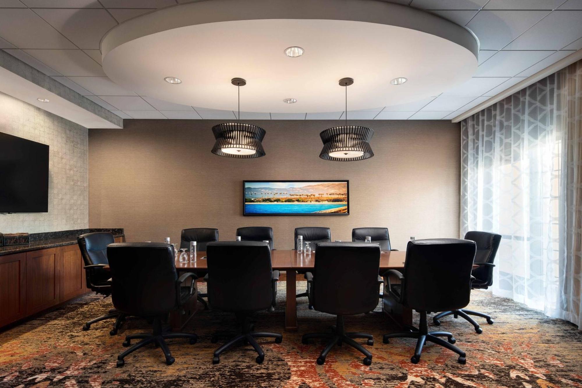 Courtyard By Marriott Santa Barbara Goleta Hotel Екстериор снимка