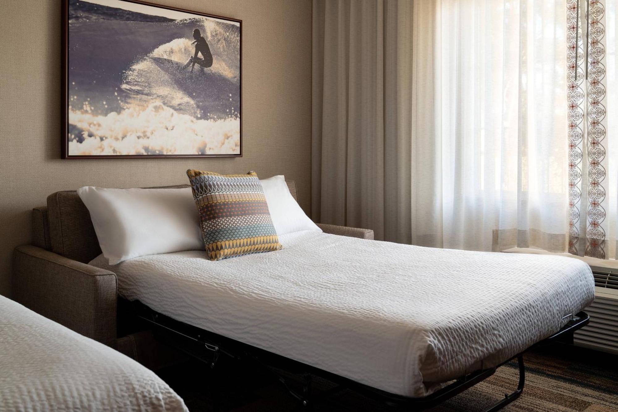 Courtyard By Marriott Santa Barbara Goleta Hotel Екстериор снимка