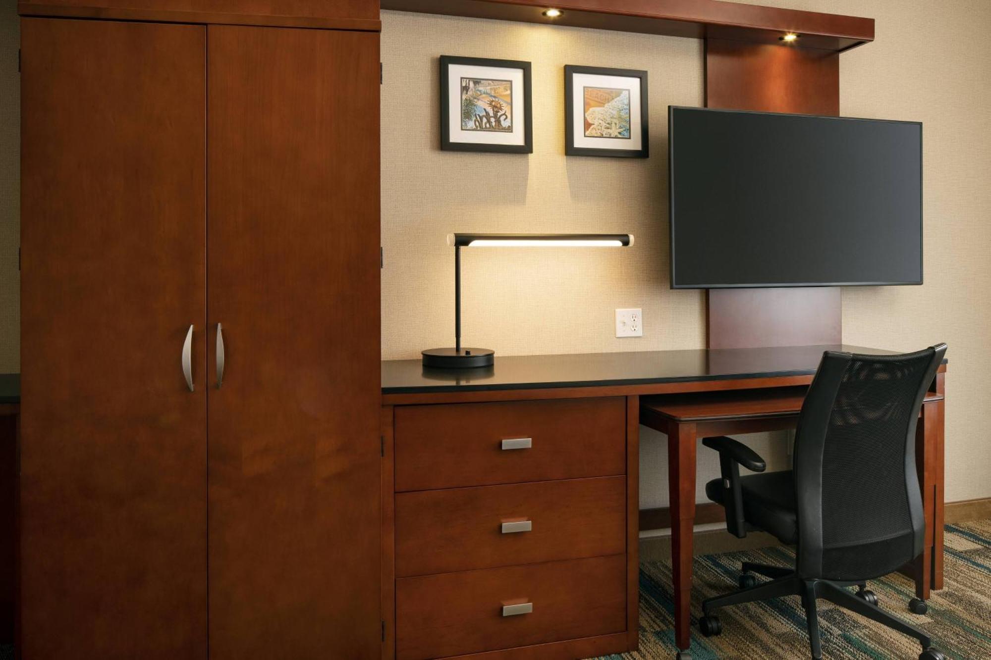 Courtyard By Marriott Santa Barbara Goleta Hotel Екстериор снимка