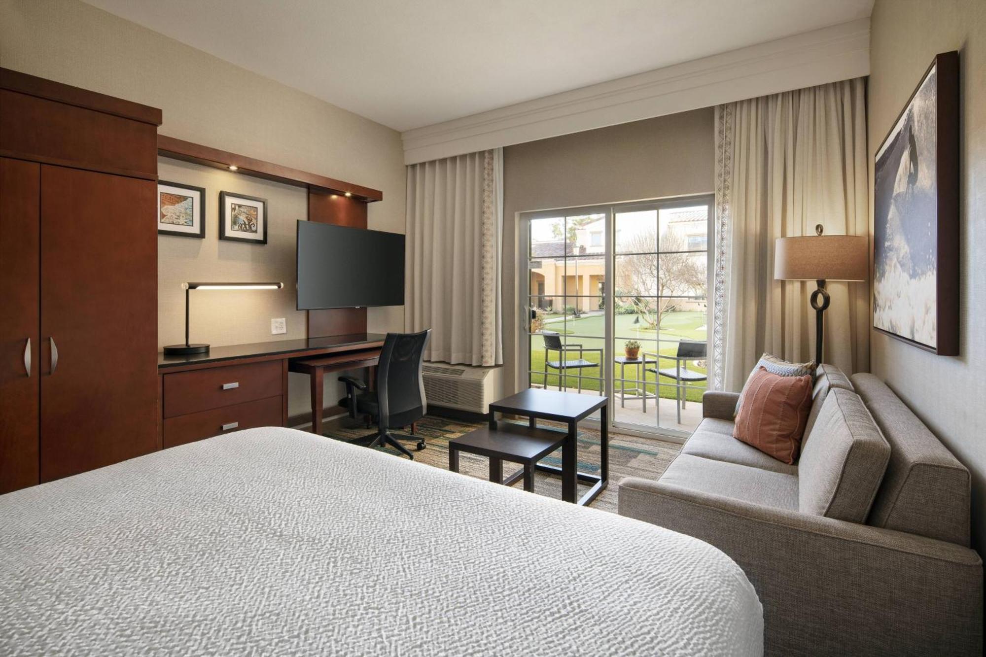 Courtyard By Marriott Santa Barbara Goleta Hotel Екстериор снимка