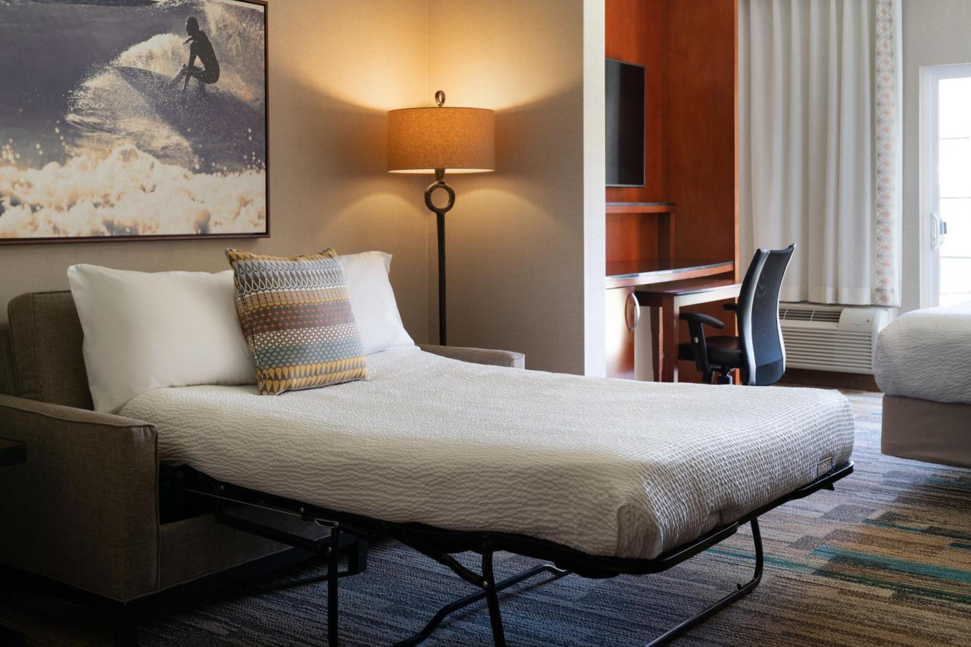 Courtyard By Marriott Santa Barbara Goleta Hotel Екстериор снимка
