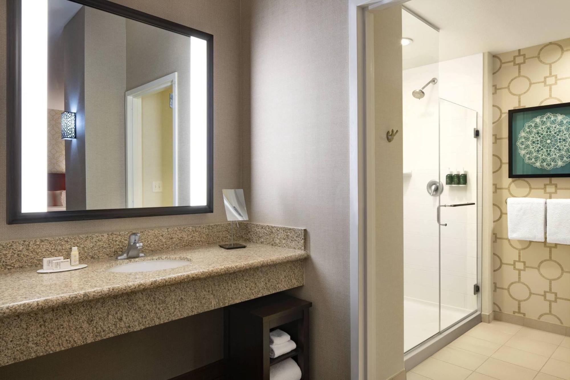 Courtyard By Marriott Santa Barbara Goleta Hotel Екстериор снимка