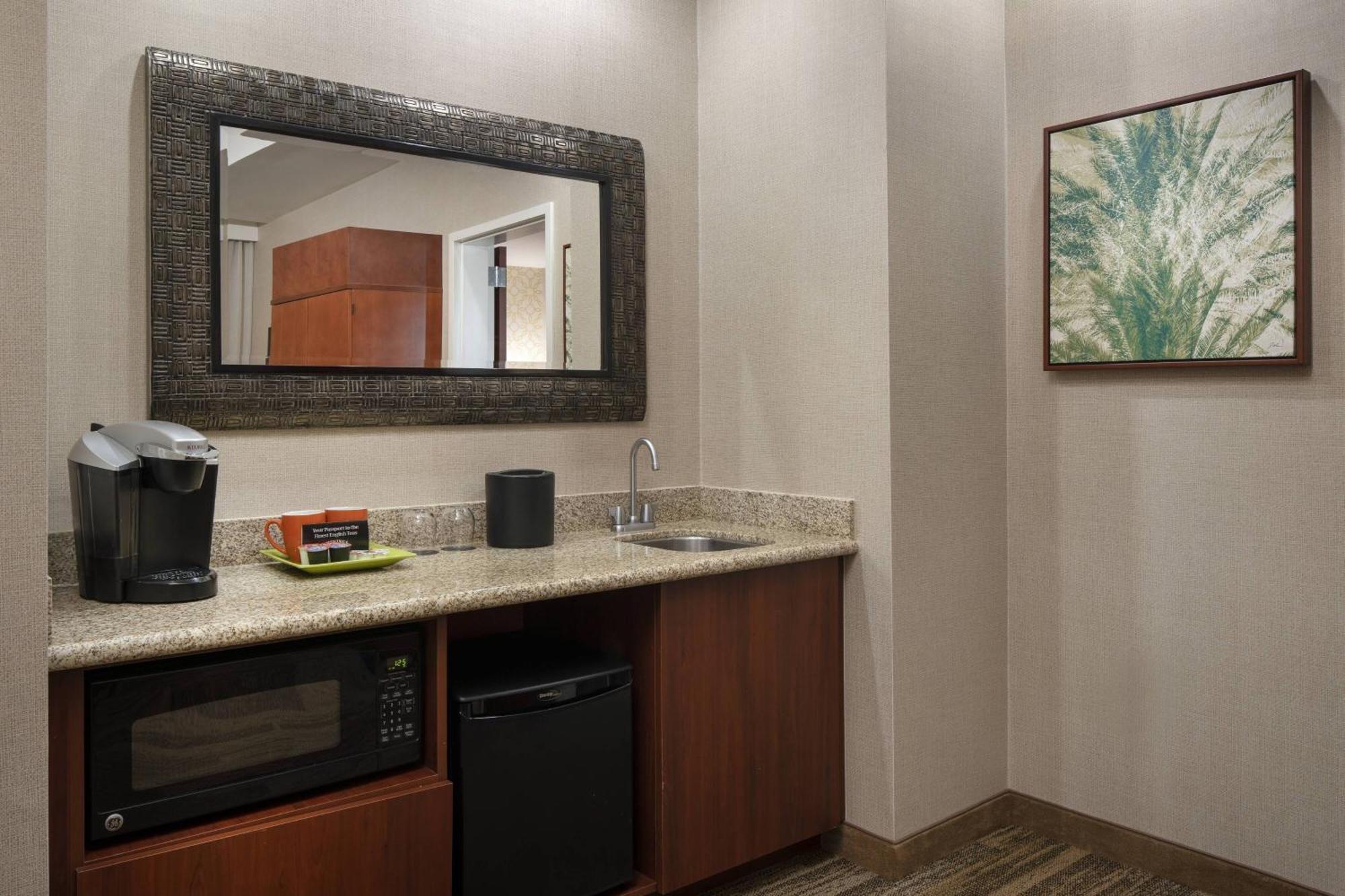 Courtyard By Marriott Santa Barbara Goleta Hotel Екстериор снимка
