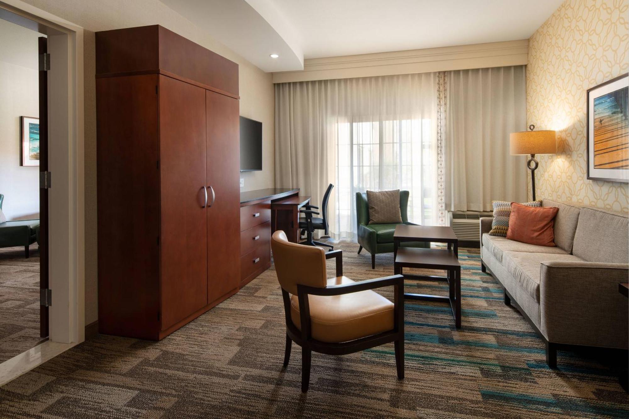 Courtyard By Marriott Santa Barbara Goleta Hotel Екстериор снимка