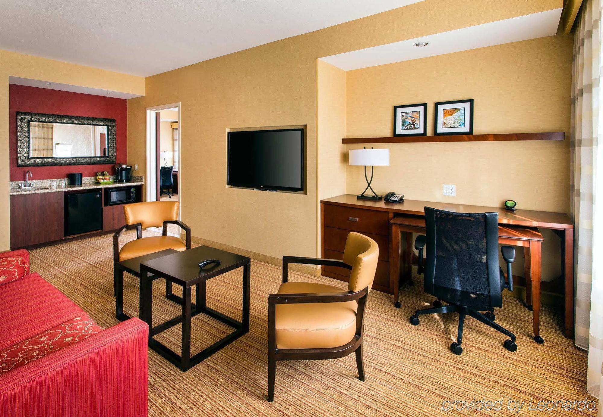 Courtyard By Marriott Santa Barbara Goleta Hotel Екстериор снимка
