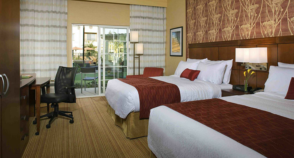Courtyard By Marriott Santa Barbara Goleta Hotel Екстериор снимка